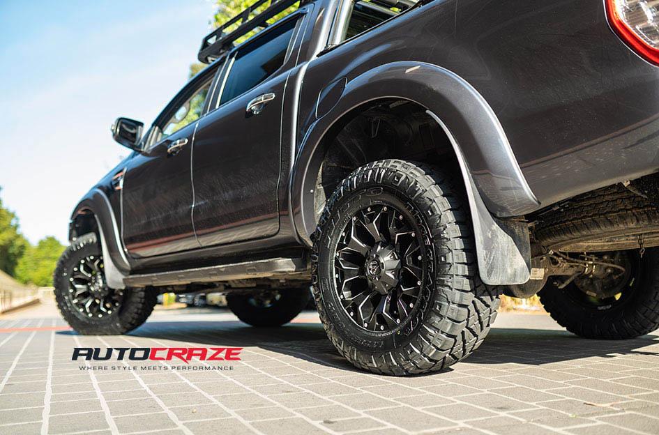 FORD RANGER ASSAULT GLOSS BLACK MILLED ACCENTS